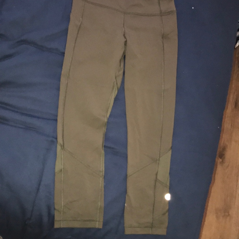 Lululemon Dark Olive Pace Rival Crop size 4